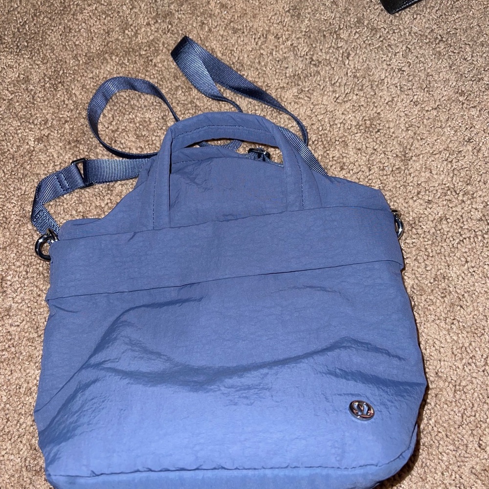 Lululemon on my level micro bag